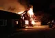 Anexe gospodărești distruse de un puternic incendiu. Pompierii au reușit să salveze casa (FOTO/VIDEO)