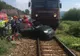 Grav accident feroviar în Bistrița-Năsăud. Un tren în care se află peste 100 de persoane a lovit un autoturism. Două persoane din mașină sunt în stop cardiorespirator (FOTO/VIDEO)