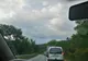 Drumul dinspre Năsăud spre Bistrița, blocat câteva minute bune. Un copac a căzut pe carosabil
