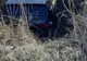 Autoturism intrat într-un șanț, într-o localitate din Bistrița-Năsăud ! Cinci persoane sunt implicate în accidentul rutier