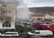 VIDEO: Incendiu într-un magazin aflat la parterul unui bloc din Beclean! Locatarii au fost evacuați preventiv