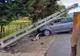 FOTO: Maramureșeancă la spital, în urma unui accident rutier! S-a izbit cu mașina de un stâlp și l-a rupt