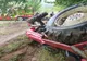 Accident grav în Rebra! Șoferul unui tractor care s-a răsturnat, a murit