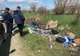 FOTO: Amendă usturătoare primită de un bărbat din Viile Tecii, fiindcă a aruncat  deșeuri în natură