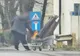 Doi bistrițeni, prinși transportând cu un cărucior traverse de cale ferată, suspectați de furt