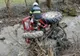 Tractor răsturnat în albia unui pârâu, în Feldru! Un bărbat a fost grav rănit