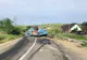 Autopompă de beton răsturnată pe DN 17C, în Dumitra