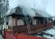 O casă dintr-un sat din Bistrița-Năsăud, afectată de un incendiu. Cauza probabilă, un scurt-circuit la rețeaua electrică