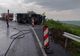 Accident pe DN 15A, un camion s-a răsturnat în afara părții carosabile (FOTO)